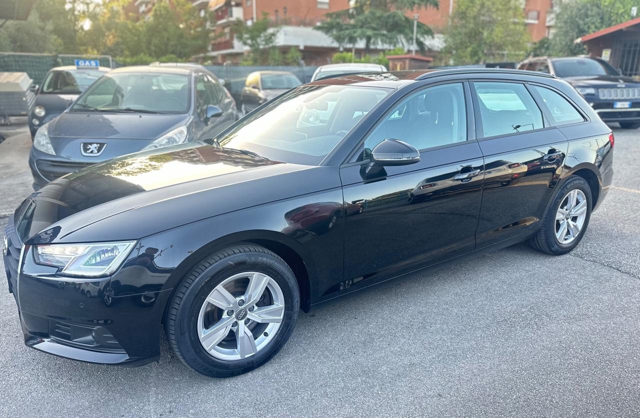 Audi A4 Avant 2.0 TDI 150 CV Sport cockpit virtual clima 3 zona led