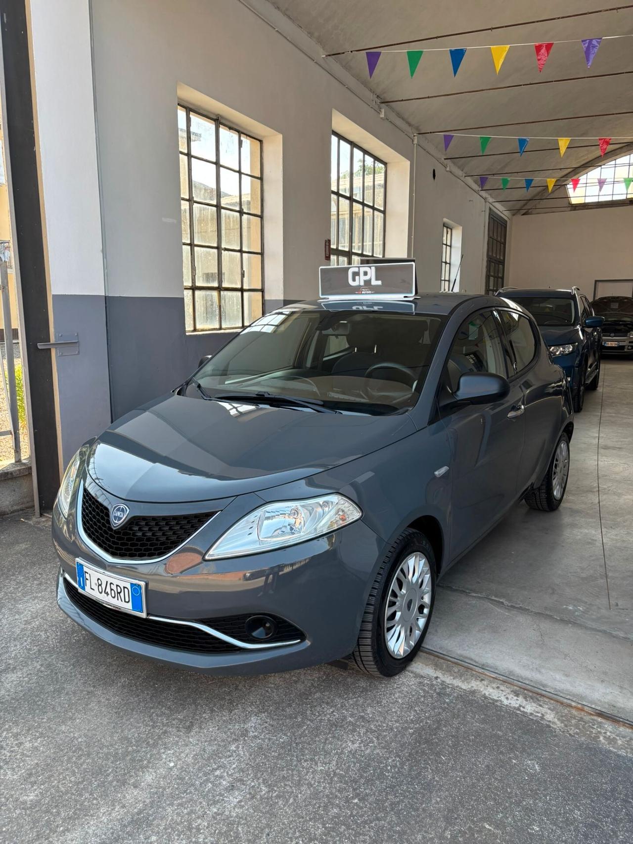Lancia Ypsilon 1.2 69 CV 5 porte GPL Ecochic Silver