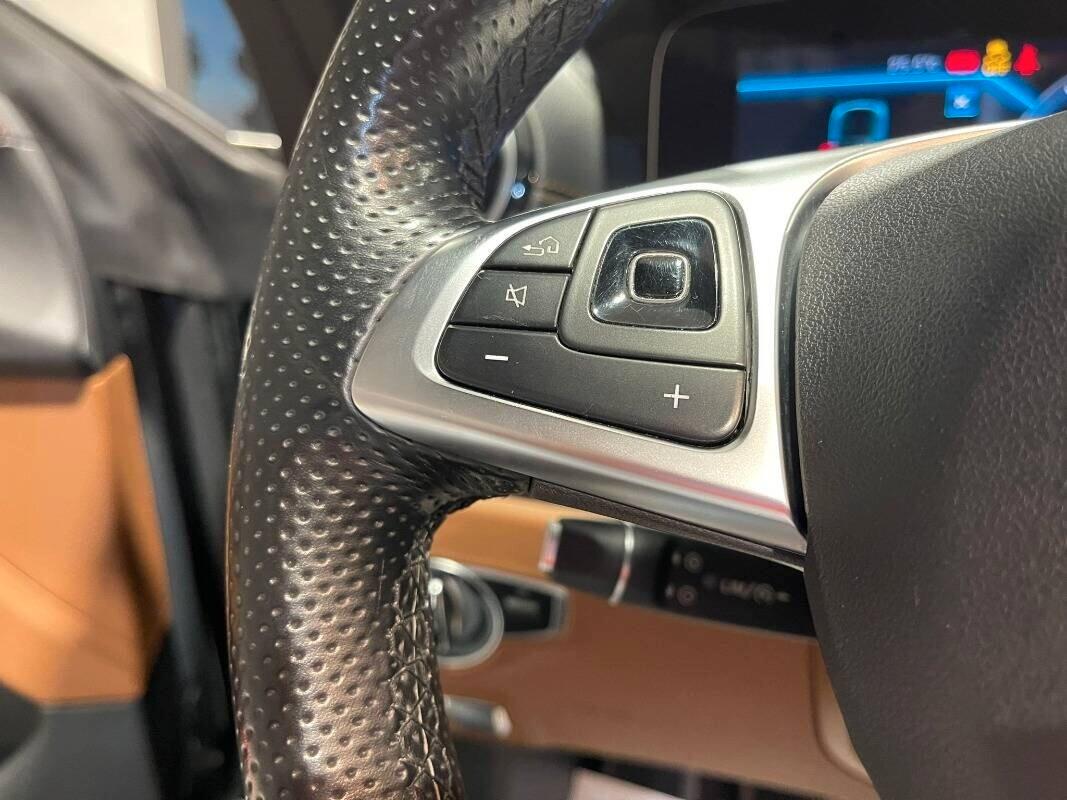 Mercedes-benz E 220 d Auto Cabrio Premium AMG, luci ambient.