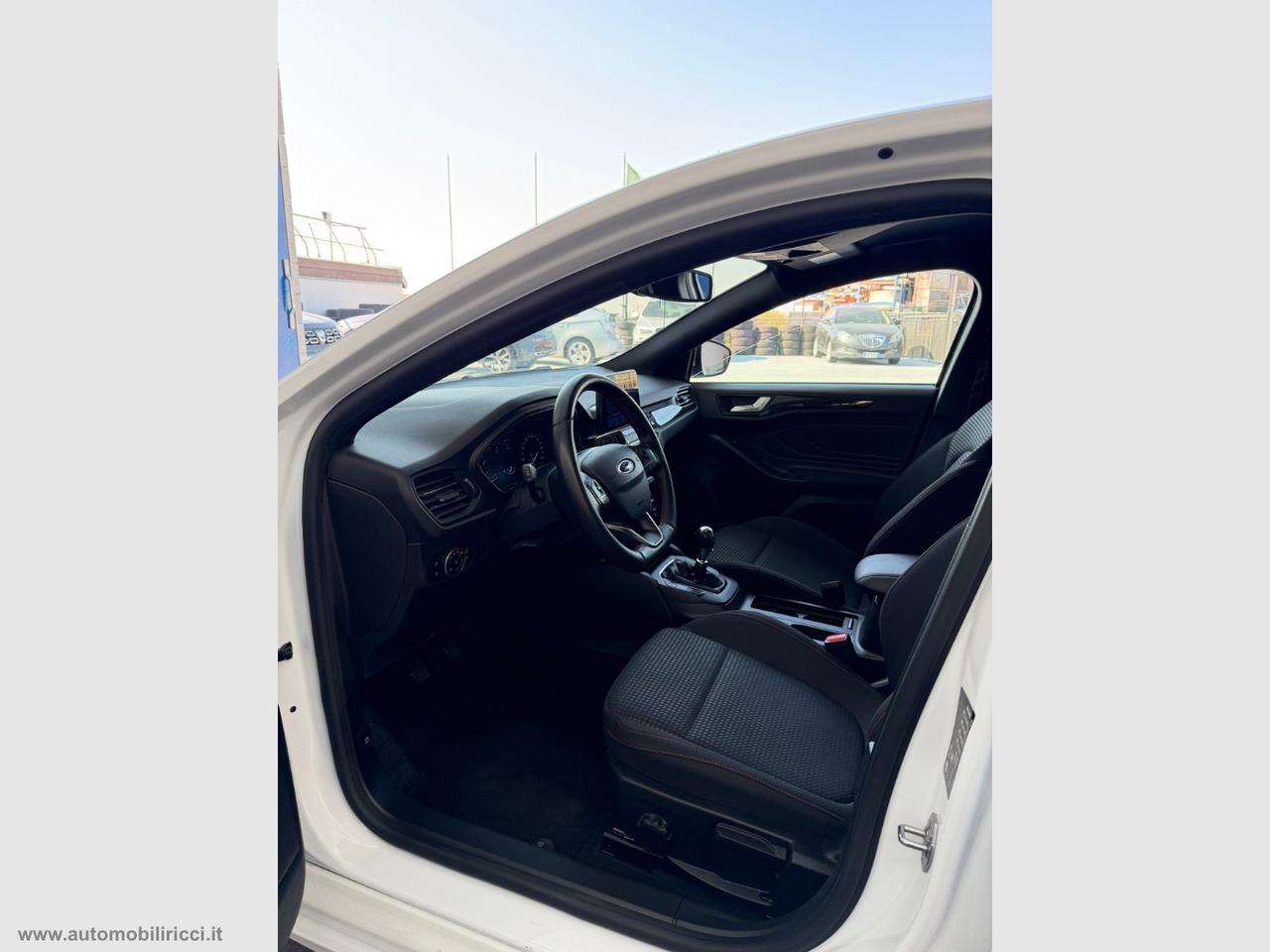 FORD Focus 1.0 EcoBoost Hybrid 125CV ST LINE