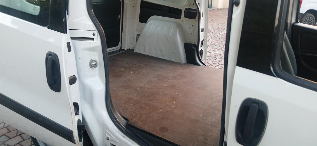 Fiat Doblò 1.3 mj 2 posti autocarro vetrato
