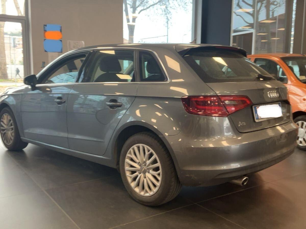 Audi A3 1.6 TDI 105 CV Ambition 2014