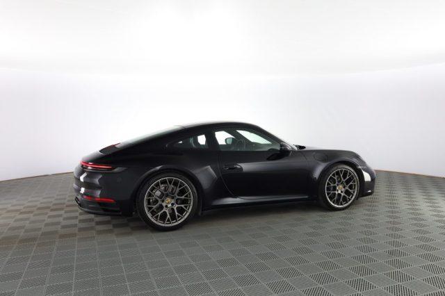 PORSCHE 911 911 Carrera 4