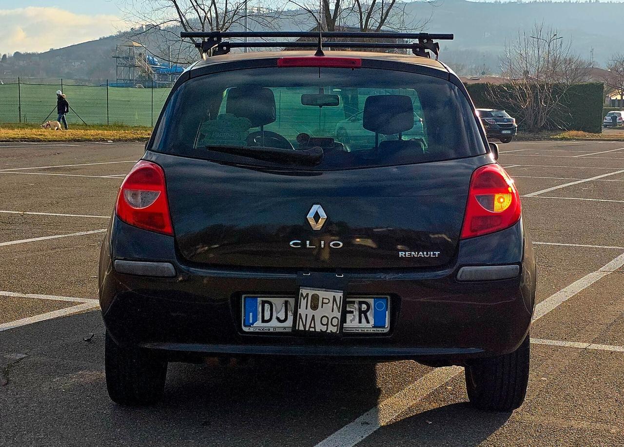 Renault Clio 1.5 dCi NEOPATENTATI