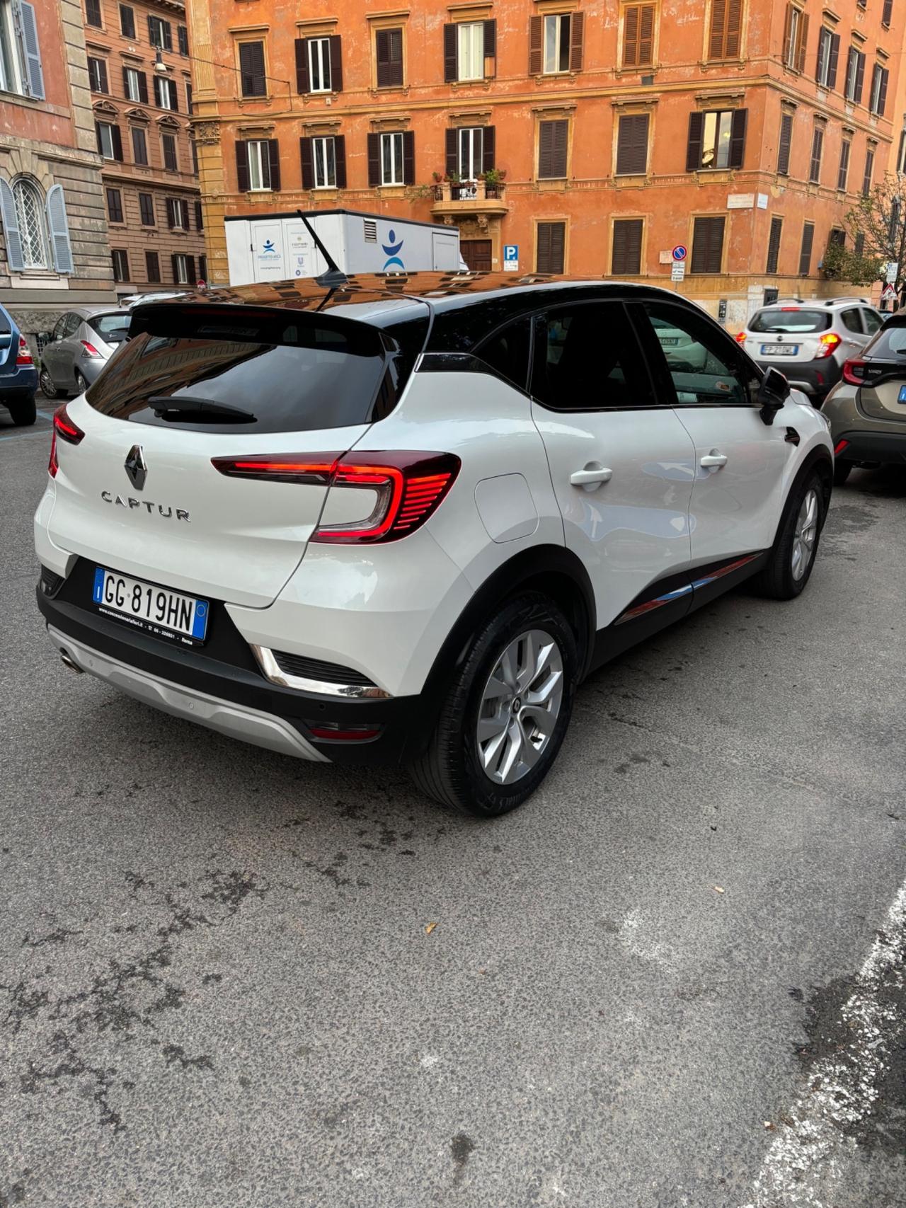 Renault Captur Hybrid E-Tech 140 CV Intens