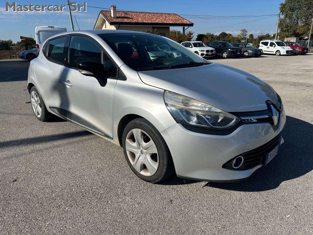 RENAULT Clio Clio 5p 1.2 Costume National 75cv tg. EY513YZ