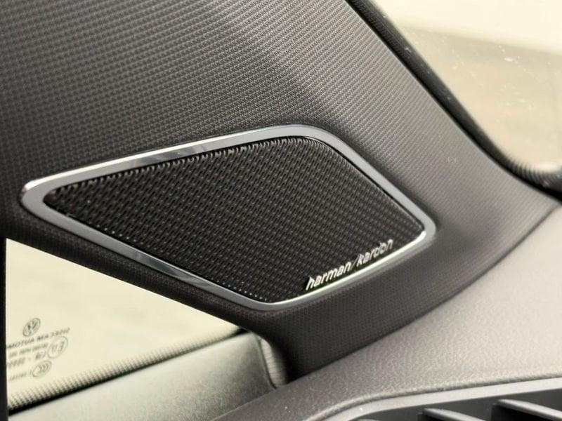 Volkswagen Golf Golf 2.0 TSI R DSG 4Motion Black Edition PERFORMANCE MATRIX LED 333 CV DCC