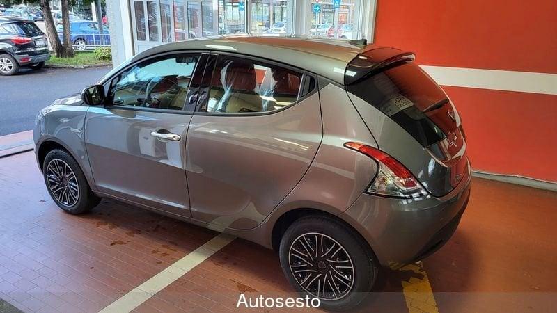 Lancia Ypsilon 1.0 FireFly 5 porte S&S Hybryd Gold