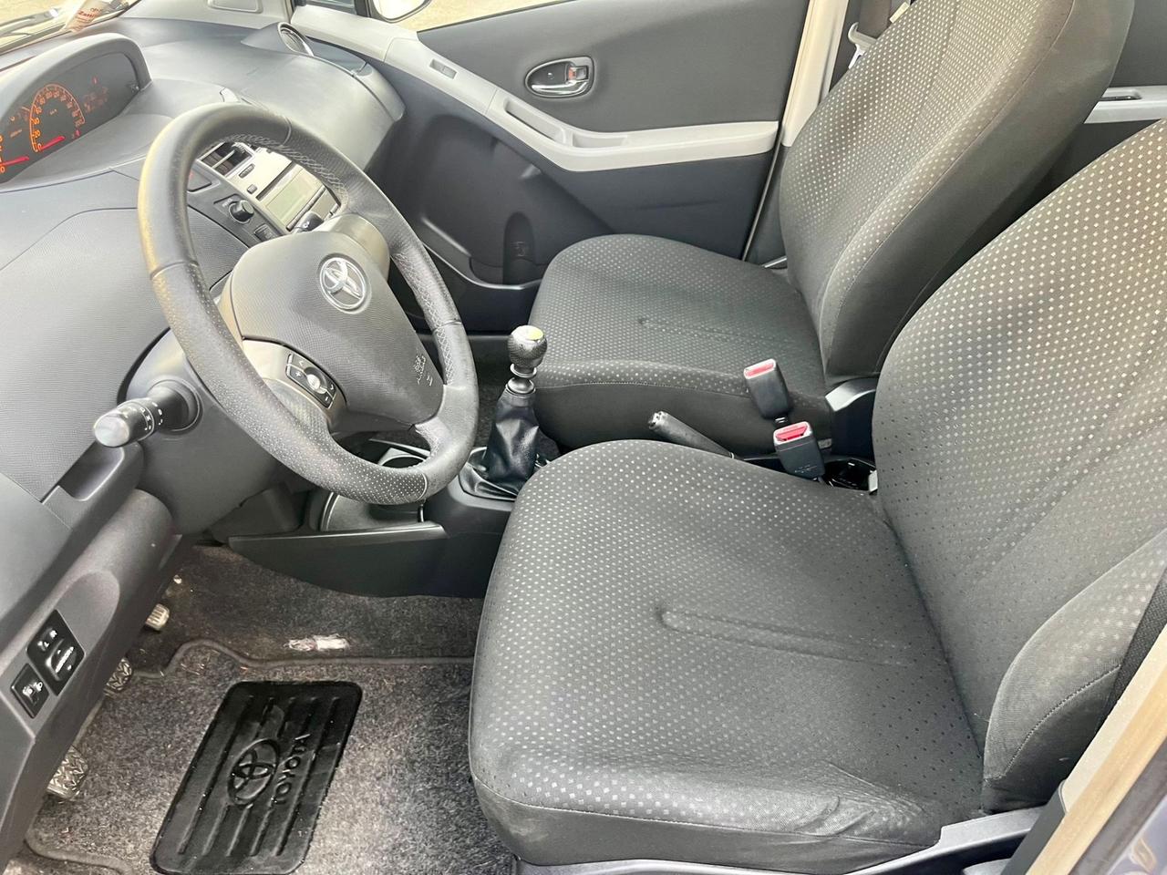 Toyota Yaris 1.3benz 2011 58.000km perfetta per neopatentati