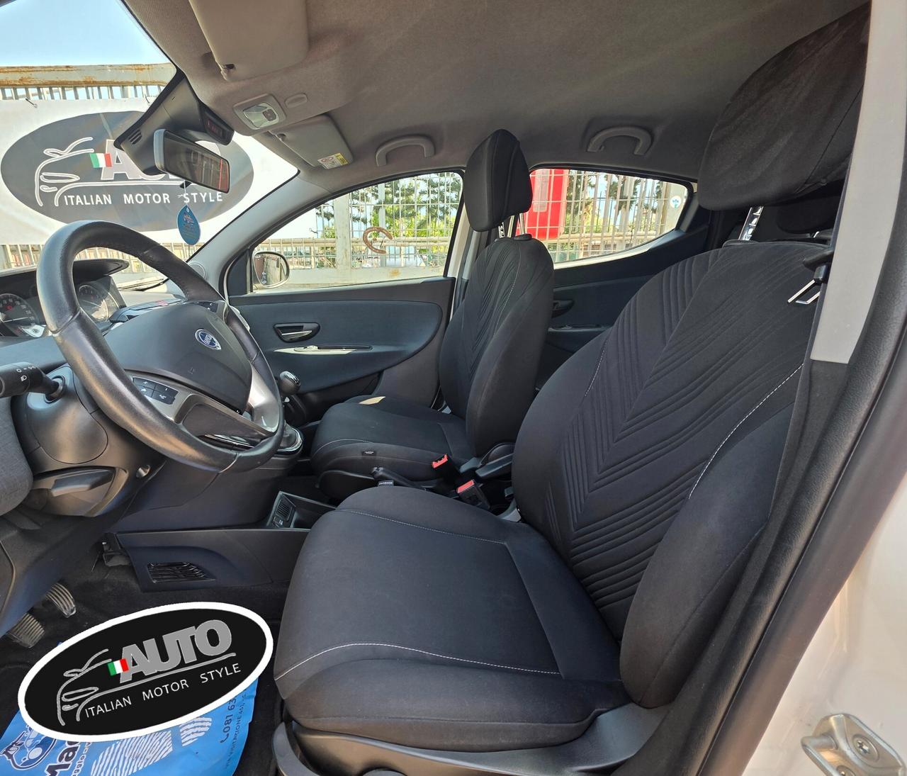 Lancia Ypsilon 1.0 FireFly 5 porte S&S Hybrid Ecochic A. Ferretti