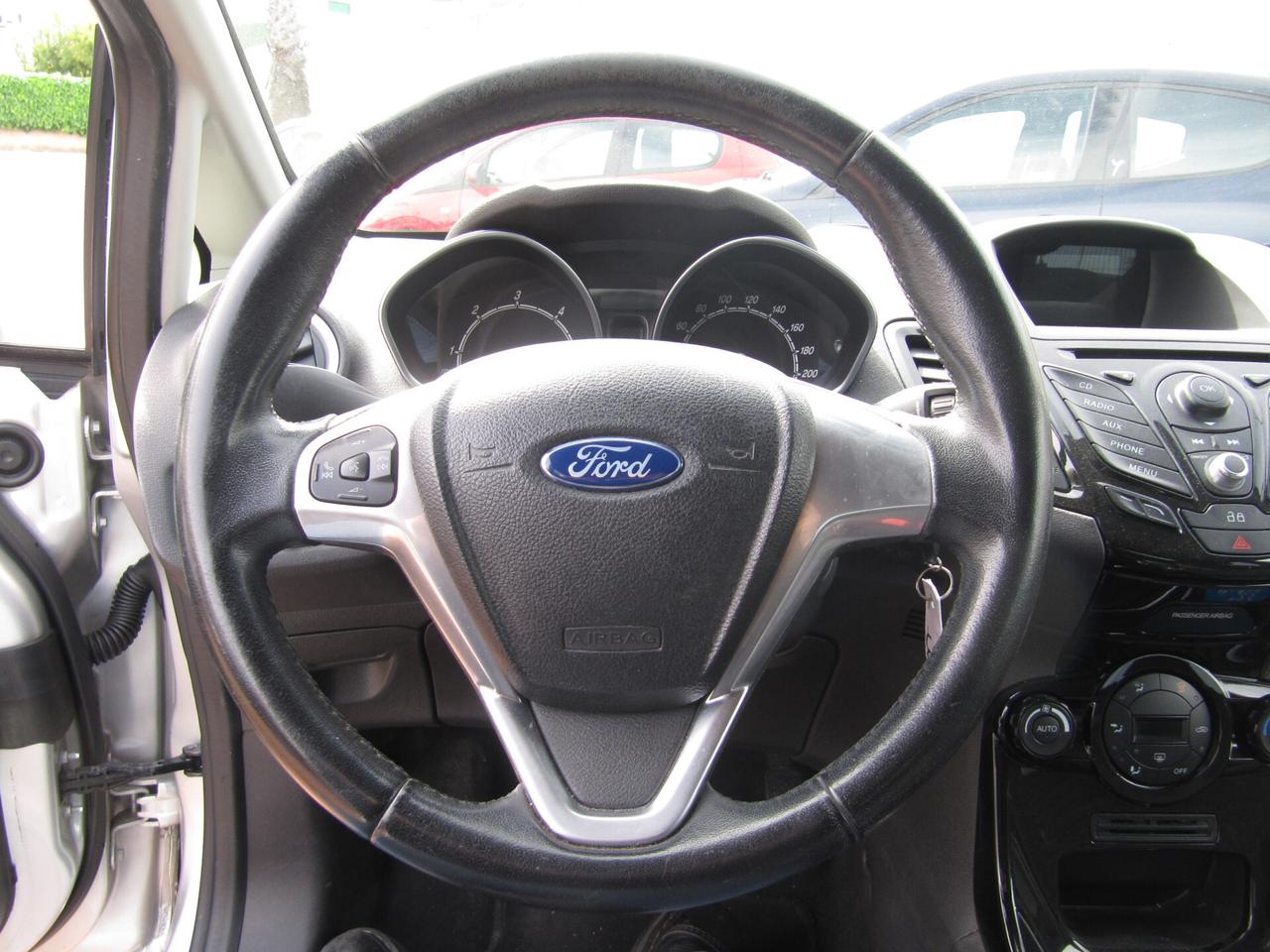 Ford Fiesta 1.5 TDCi 75CV - 2013