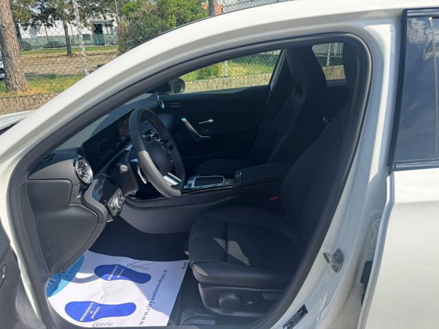 MERCEDES-BENZ A 180 Automatic AMG Line Premium KM.0