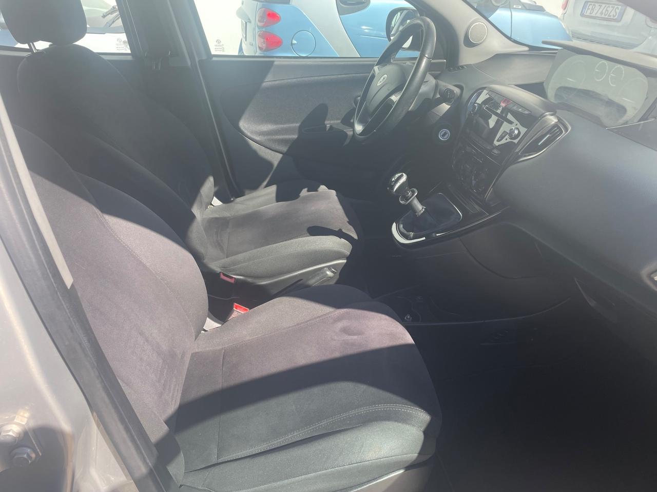 Lancia Ypsilon 1.2 69 CV 5 porte GPL Ecochic Silver