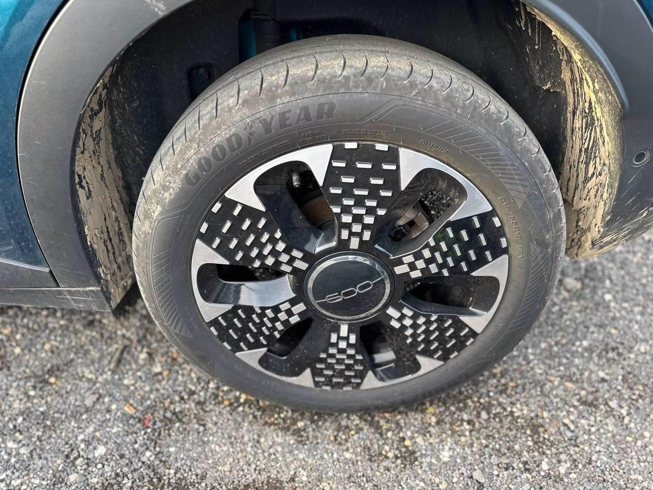 FIAT 600 IV 2023 - 600 1.2 hybrid La Prima 110cv auto