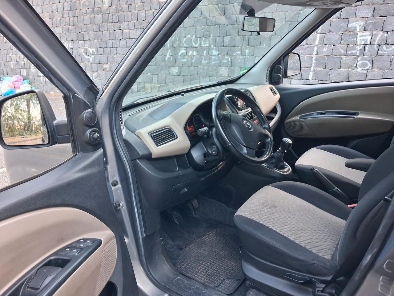 Opel Combo 1.6 CDTi 105CV Cosmo