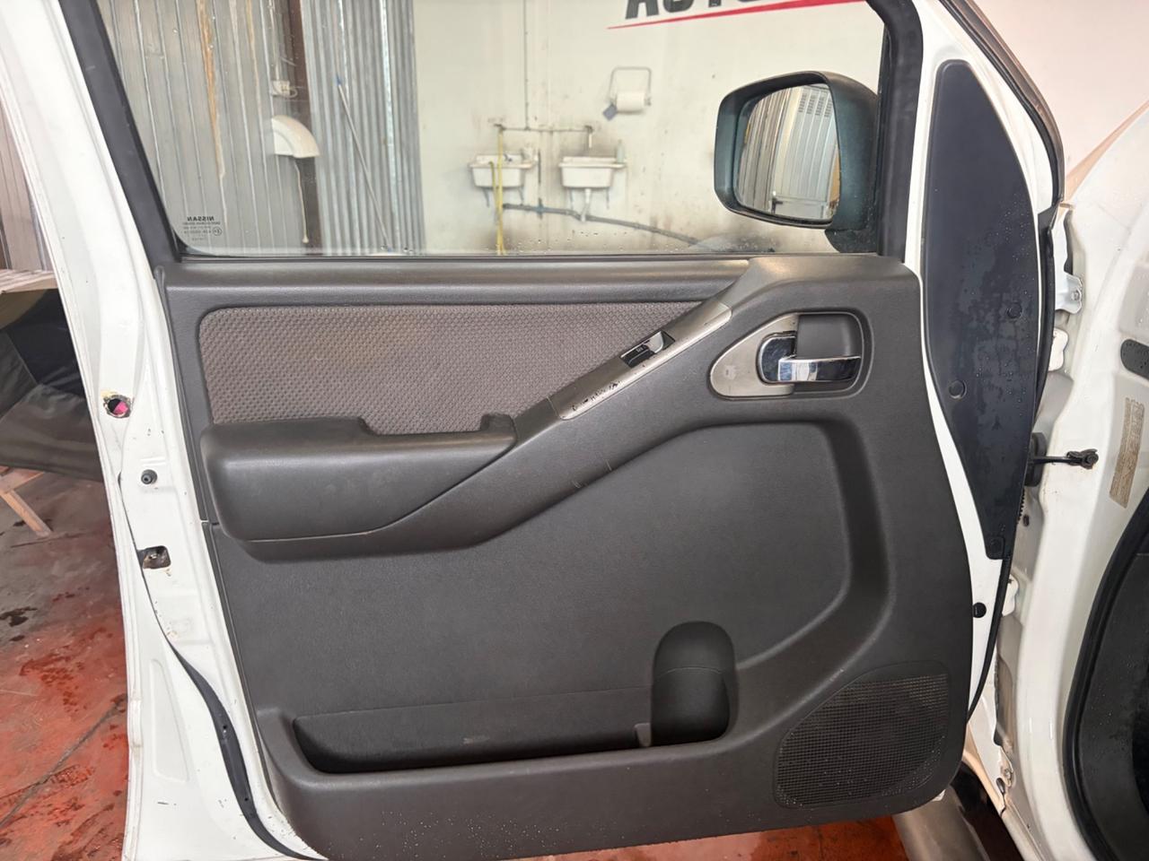 Nissan Navara 2.5 dCi 4 porte Double Cab LE