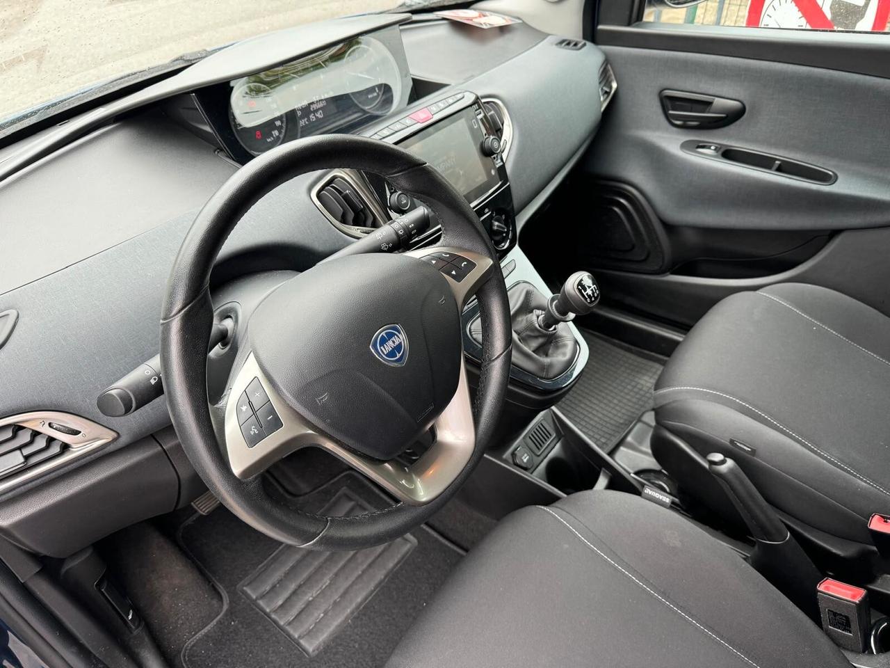 Lancia Ypsilon 1.0 FireFly 5 porte S&S Hybrid UnYca