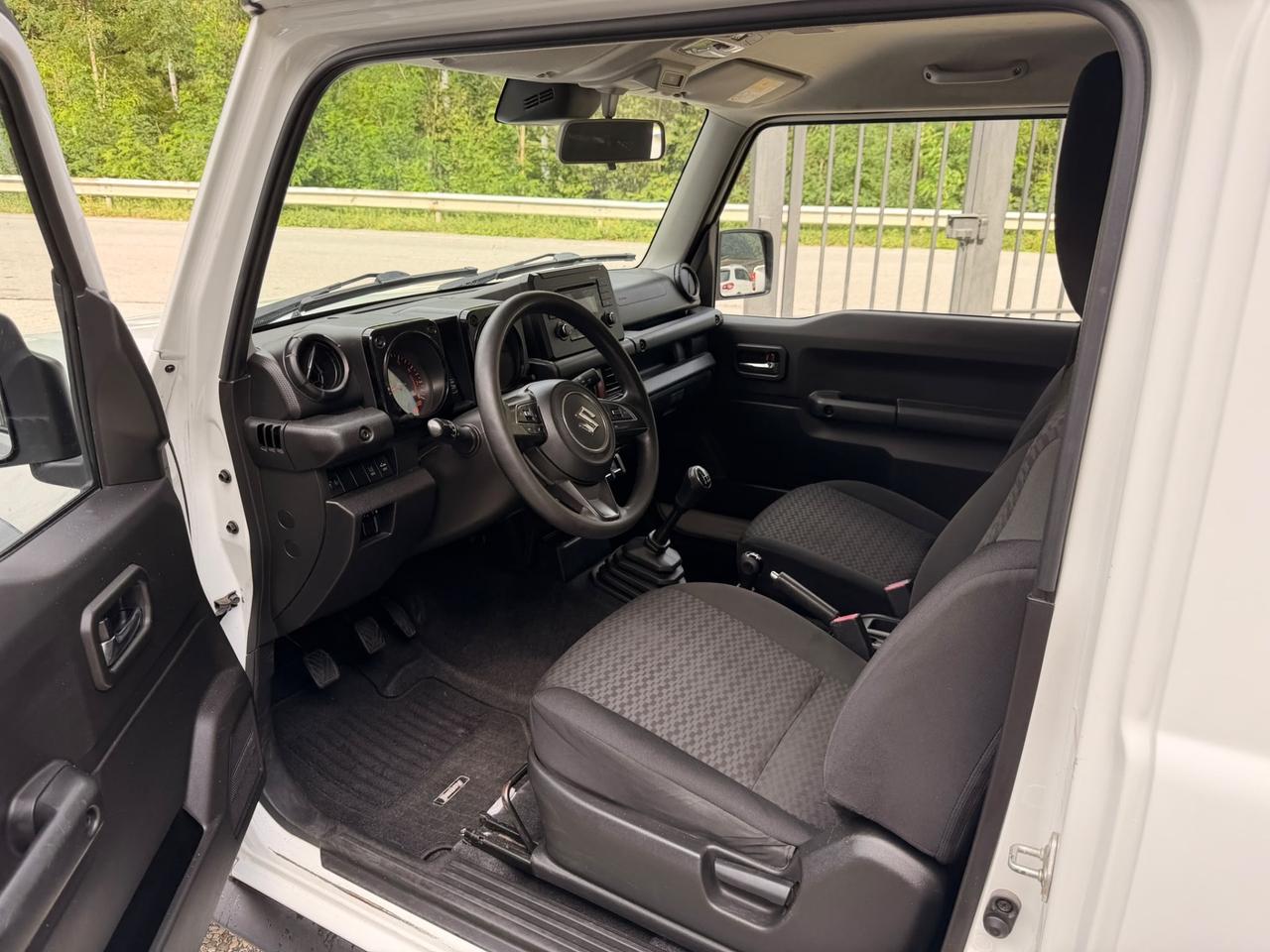 Suzuki Jimny 1.5 5MT PRO (N1)