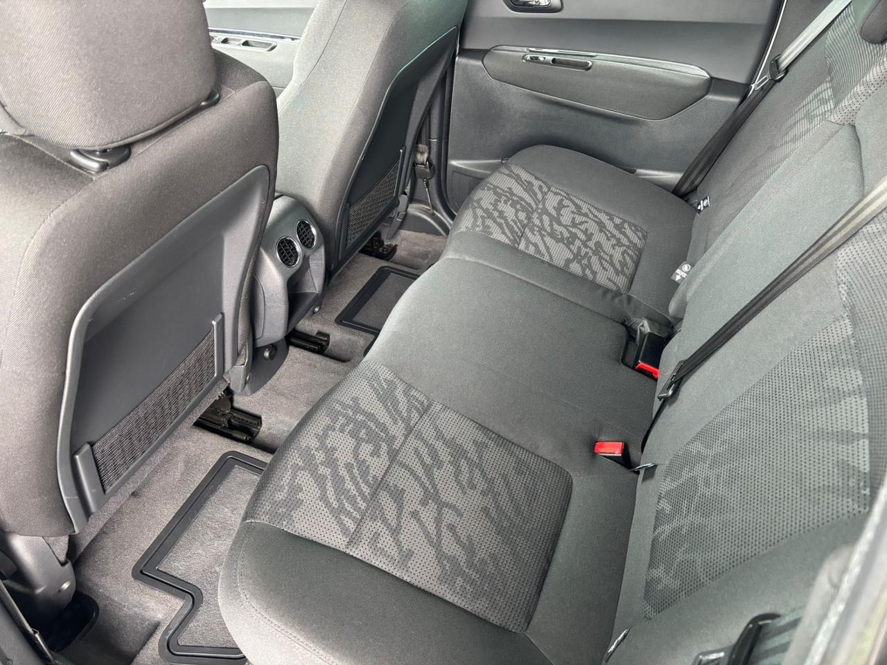 Peugeot 3008 1.6 HDi 115CV Business
