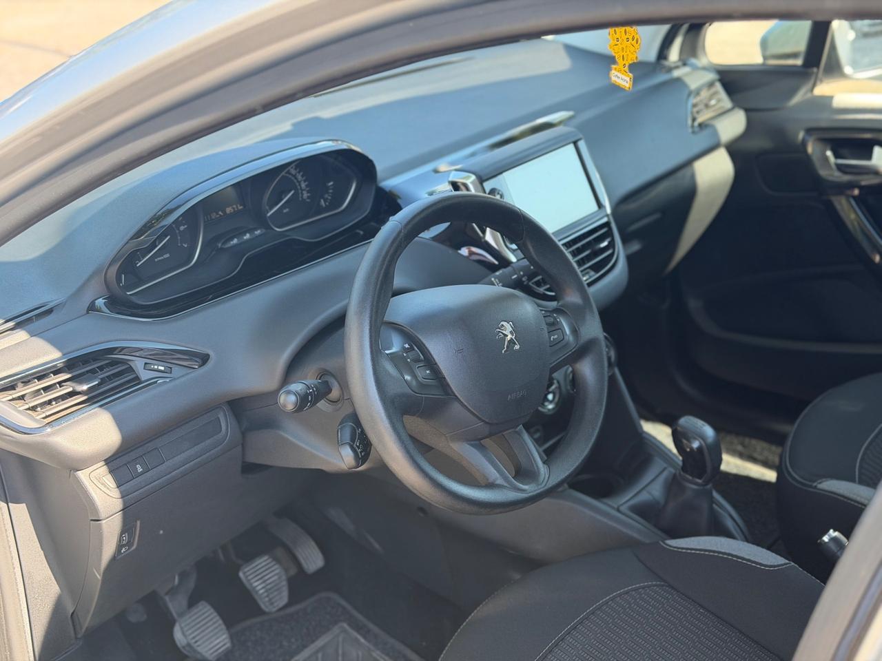 Peugeot 208 1.2 benzina