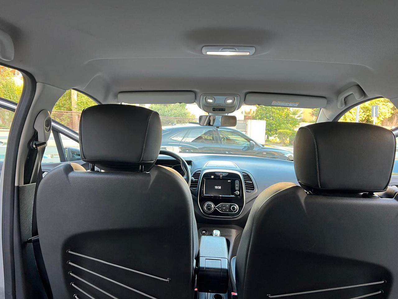 RENAULT CAPTUR dCi 90cv EDC SPORT EDITION NEOPATENTATI