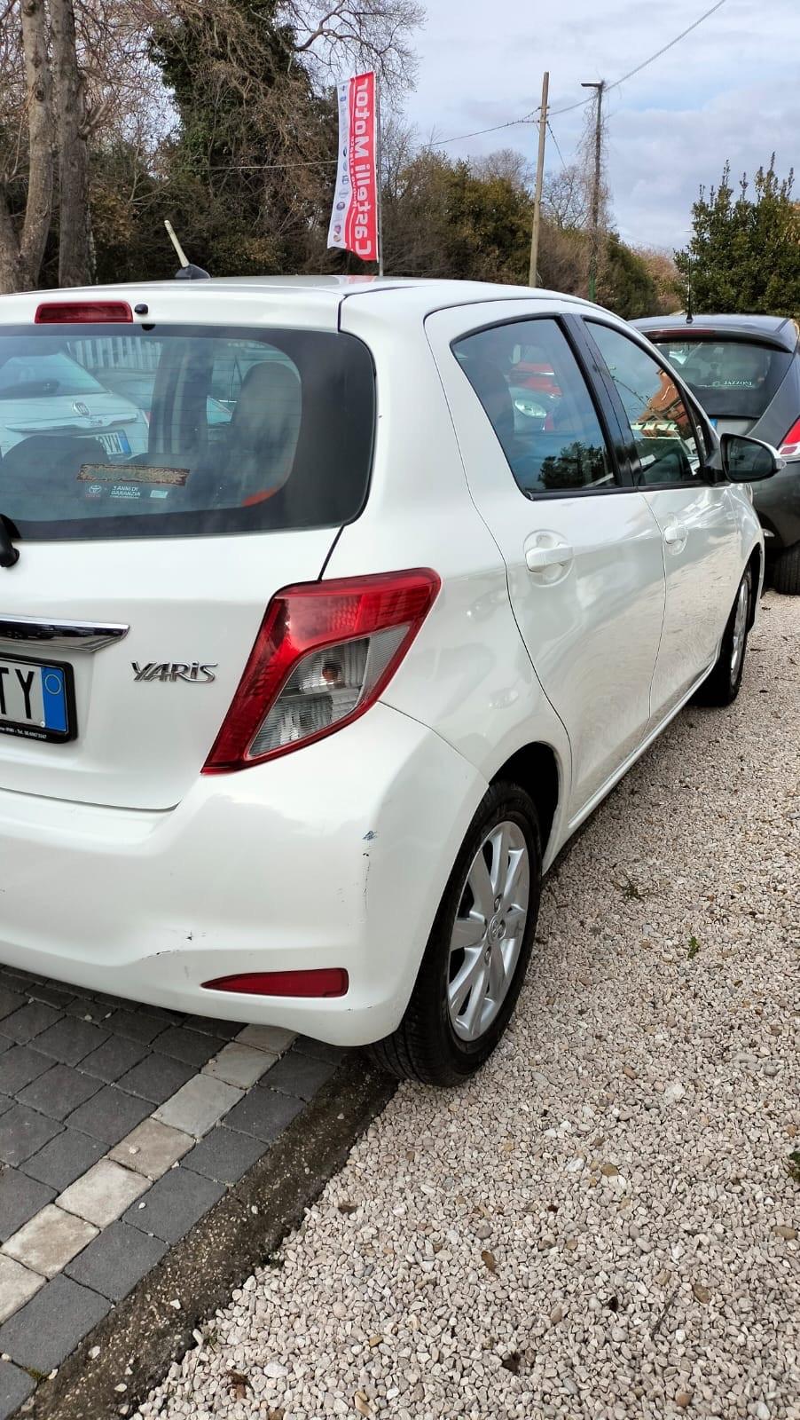 Toyota Yaris 1.4 D-4D 5 porte Lounge