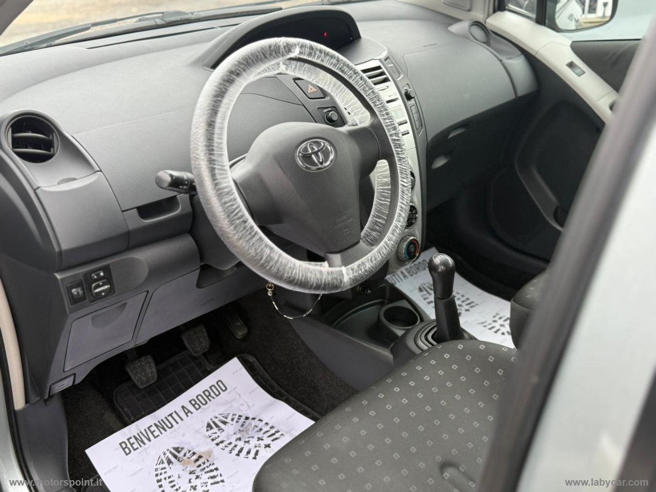 TOYOTA Yaris 1.0 5p.
