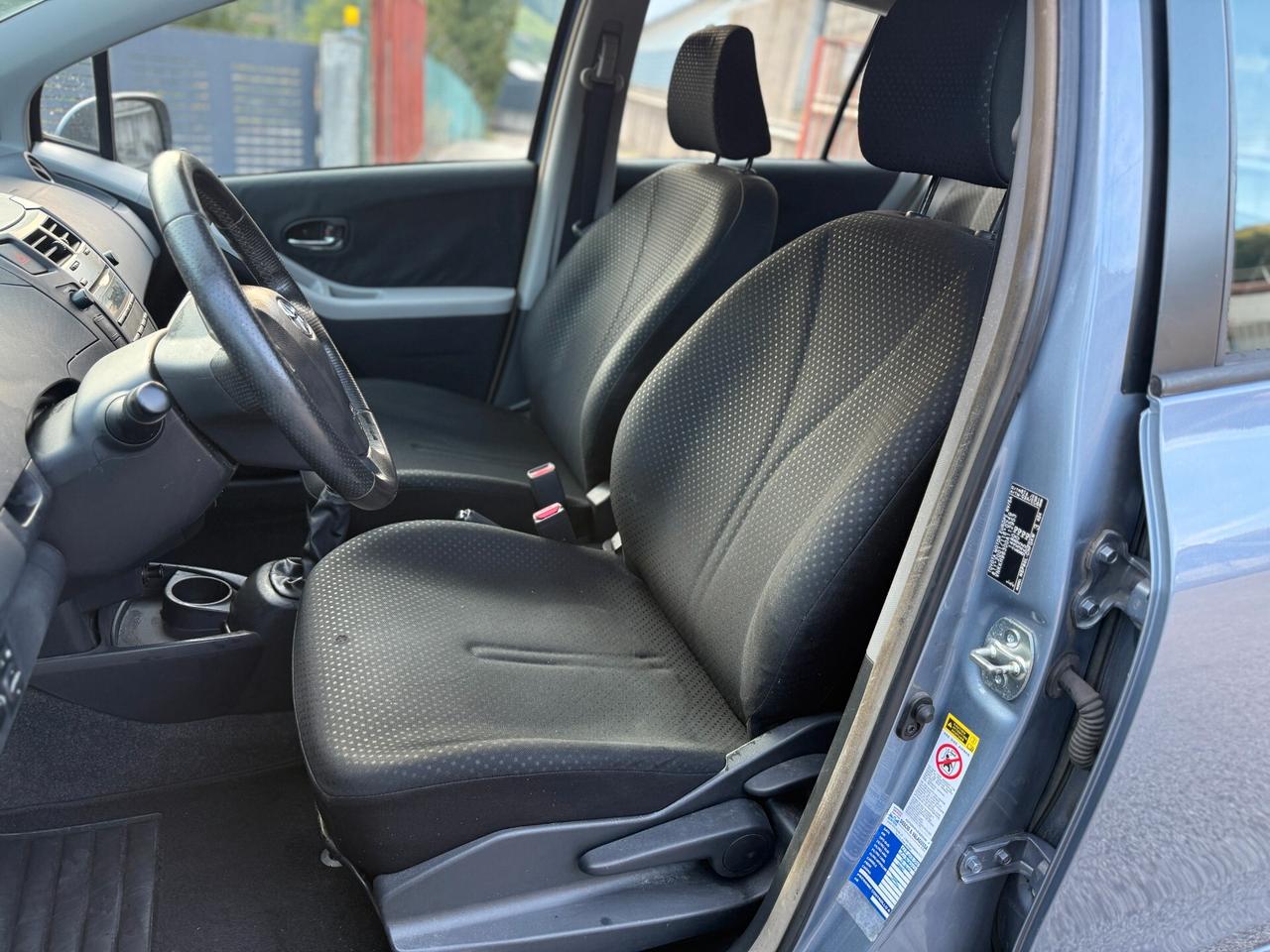 Toyota Yaris 1.3 5 porte Sol 100cv