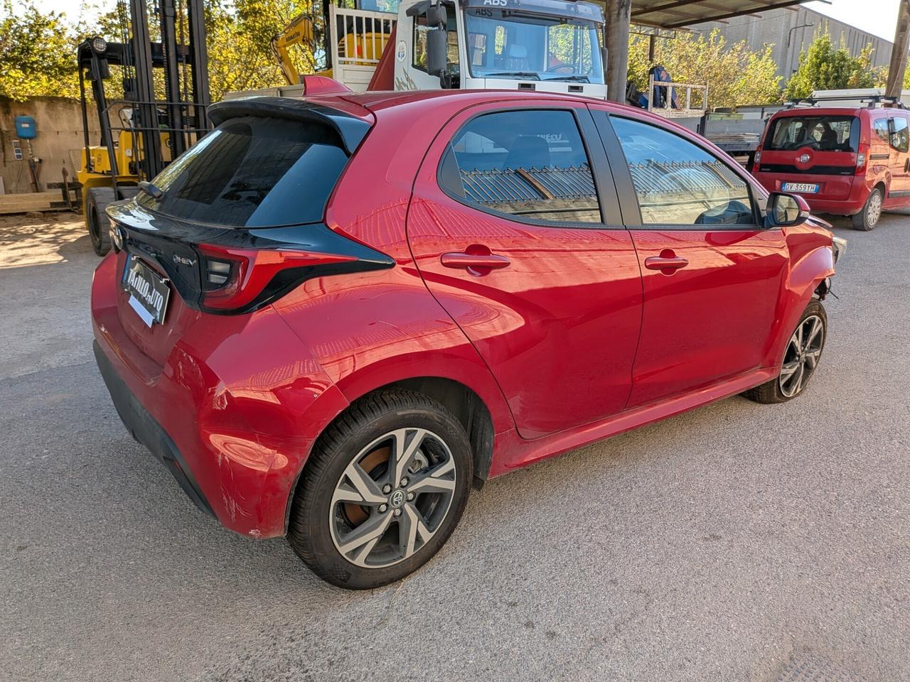 Toyota Yaris 1.5 Hybrid 1.600km