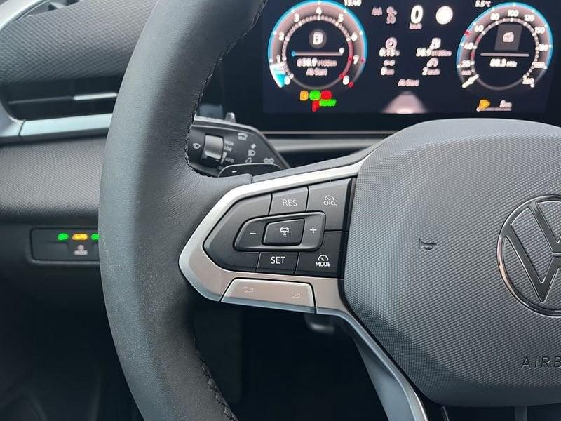 Volkswagen T-Roc 1.5 eTSI Life DSG NAVI LED CAMERA 2026