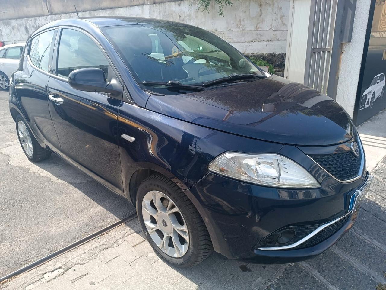 Lancia Ypsilon 1.2 69 CV 5 porte GPL Ecochic Opening Edition