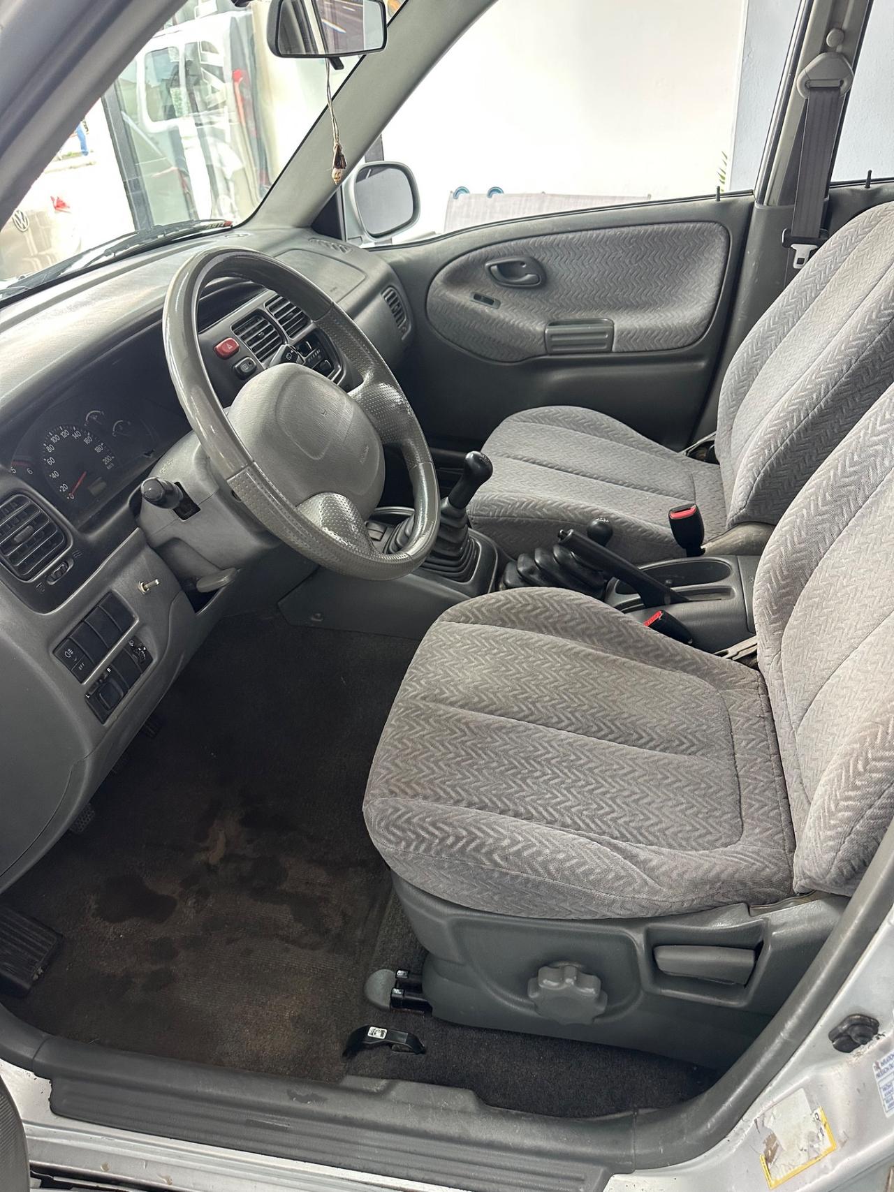 Suzuki Grand Vitara 2.0 TDI S.W. Autocarro