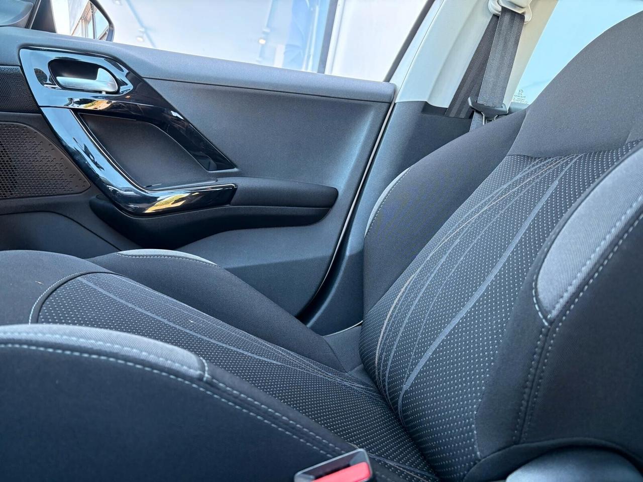 Peugeot 208 ACTIVE 1.2 VTi 82 CV 5 porte 51000 KM