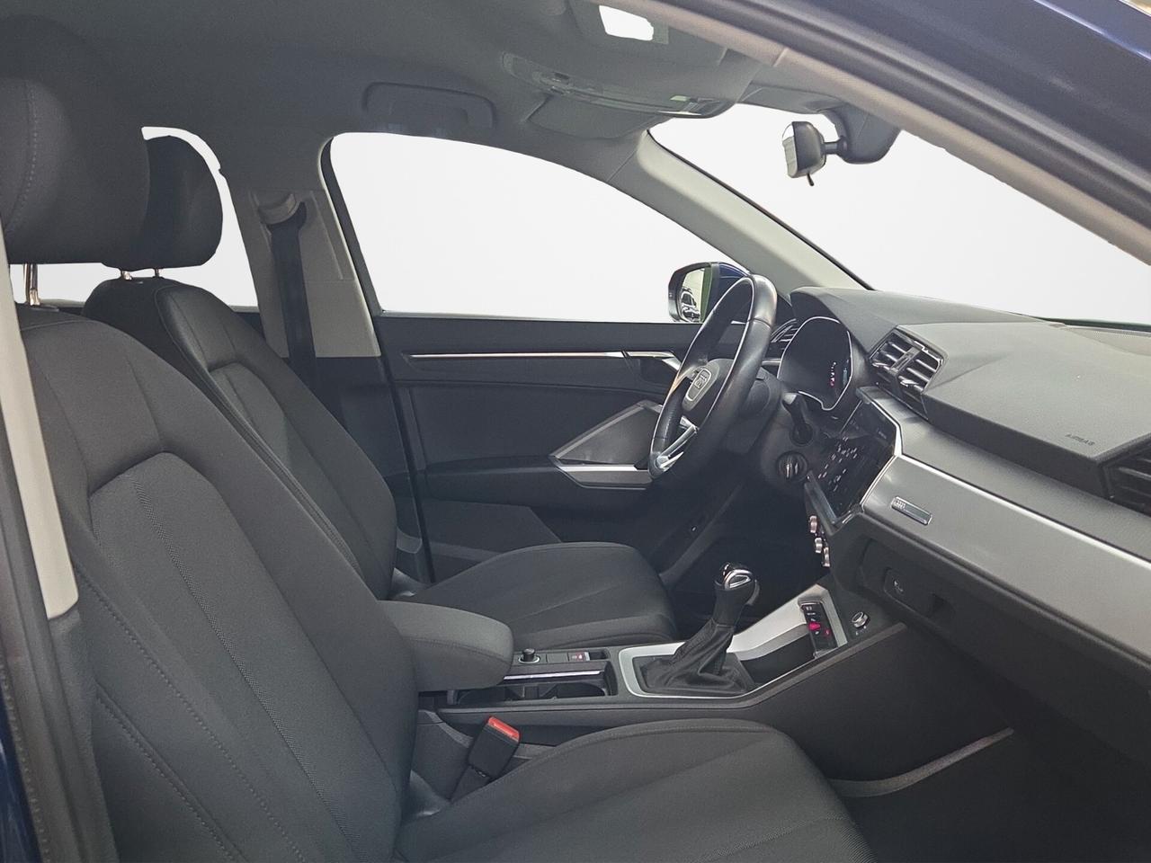 Audi Q3 45 TFSI e S tronic Business