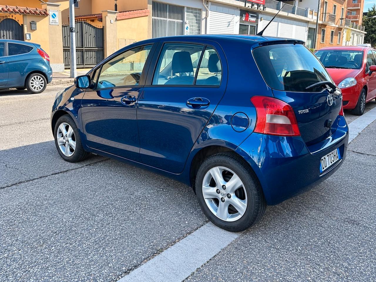 Toyota Yaris 1.0 5 porte Sol