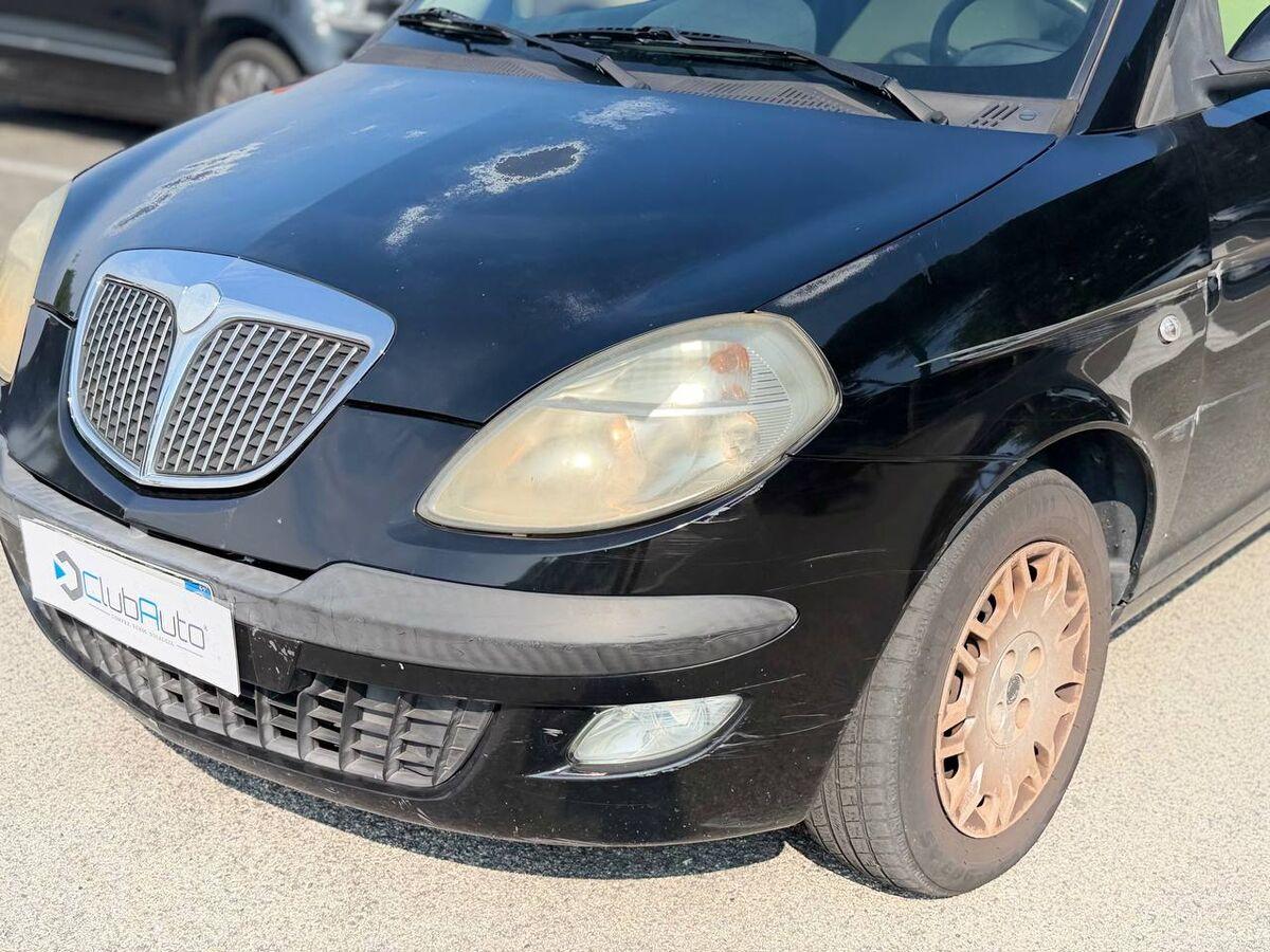 Lancia Ypsilon 1.2 8v