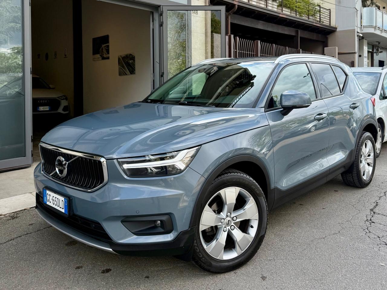 Volvo XC40 2.0 d3 150CV Momentum Pro Geartronic