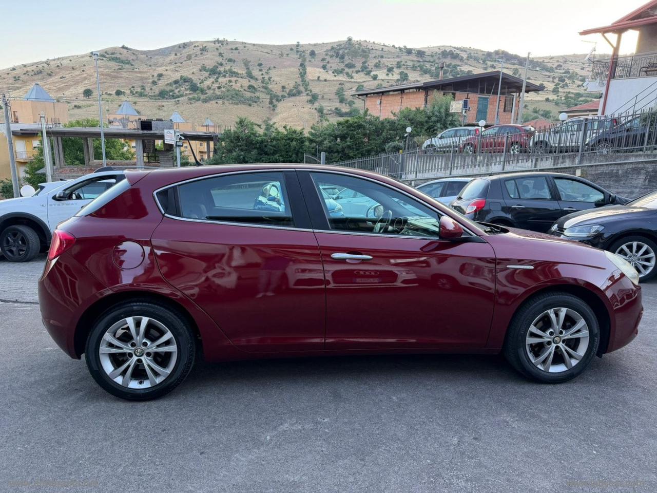 ALFA ROMEO Giulietta 1.6 JTDm-2 105 CV Distinctive