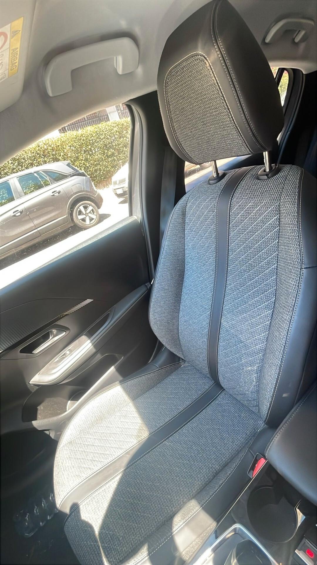 Peugeot 208 PureTech 100 Stop&Start 5 porte Allure