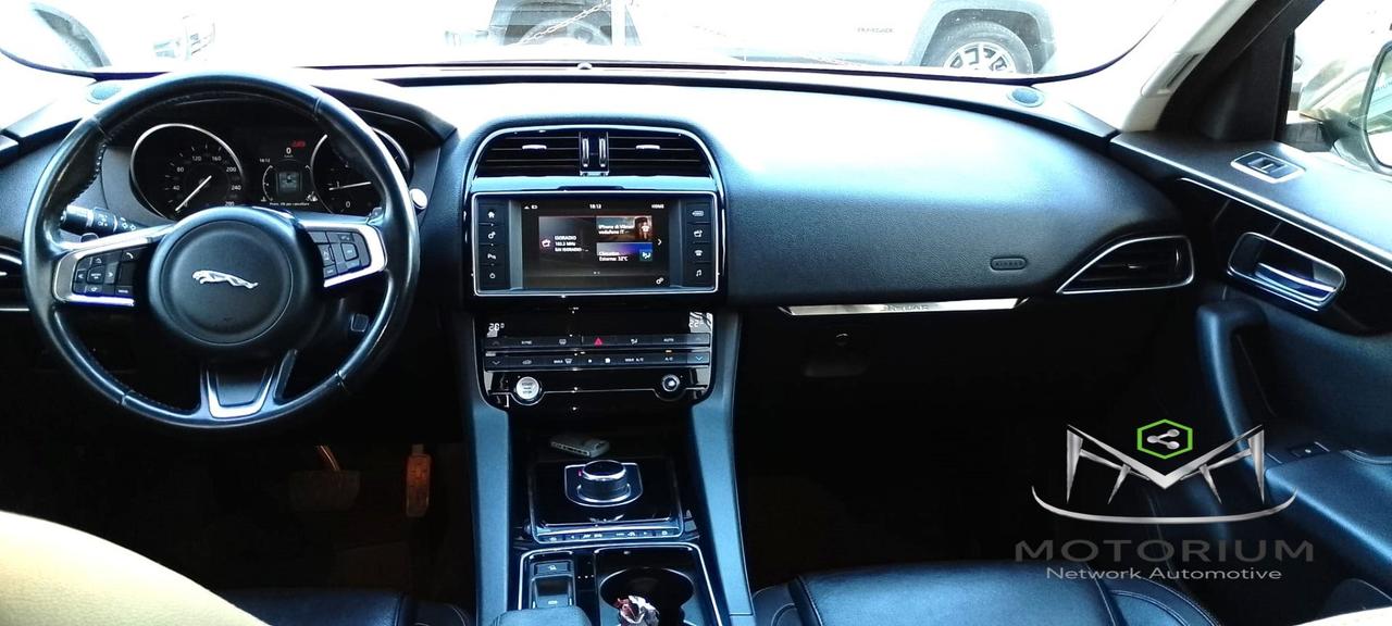Jaguar F-Pace 2.0cc 180cv PORTFOLIO