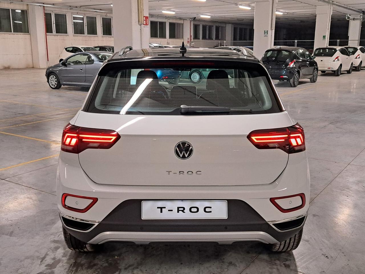 Volkswagen T-Roc 1000 TSI 116CV Style Km.0 Bi-Colore Bianco/Nero