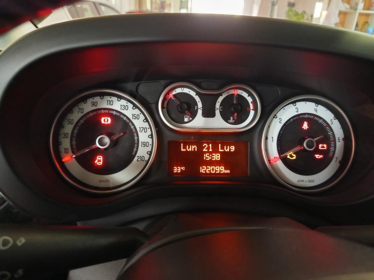 Fiat 500L 1.4 95 CV Lounge, 122 Mila chilometri ok neopatentati