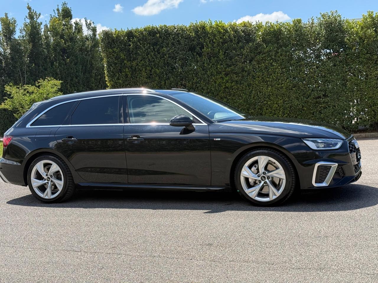 Audi A4 Avant 40 TDI S tronic line edition