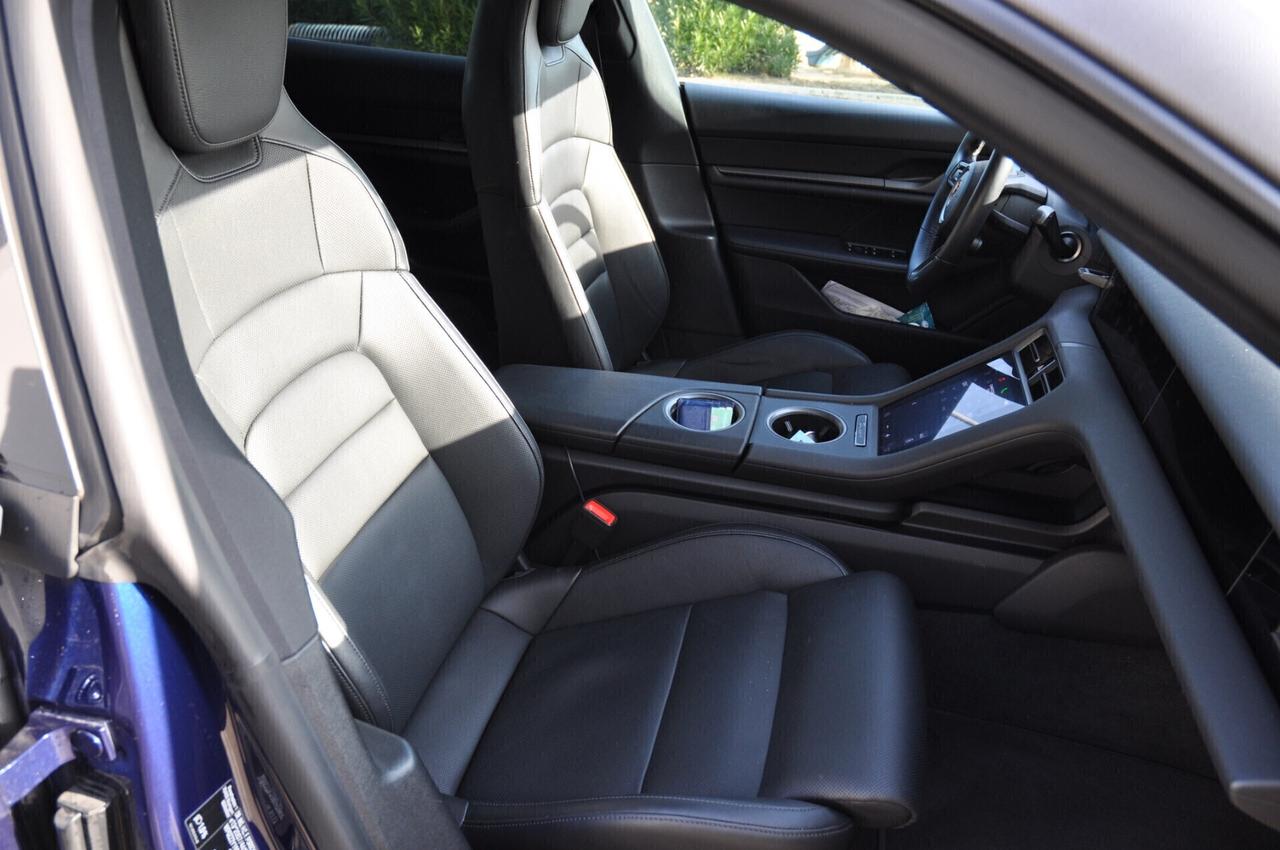 Porsche Taycan 4 Cross Turismo