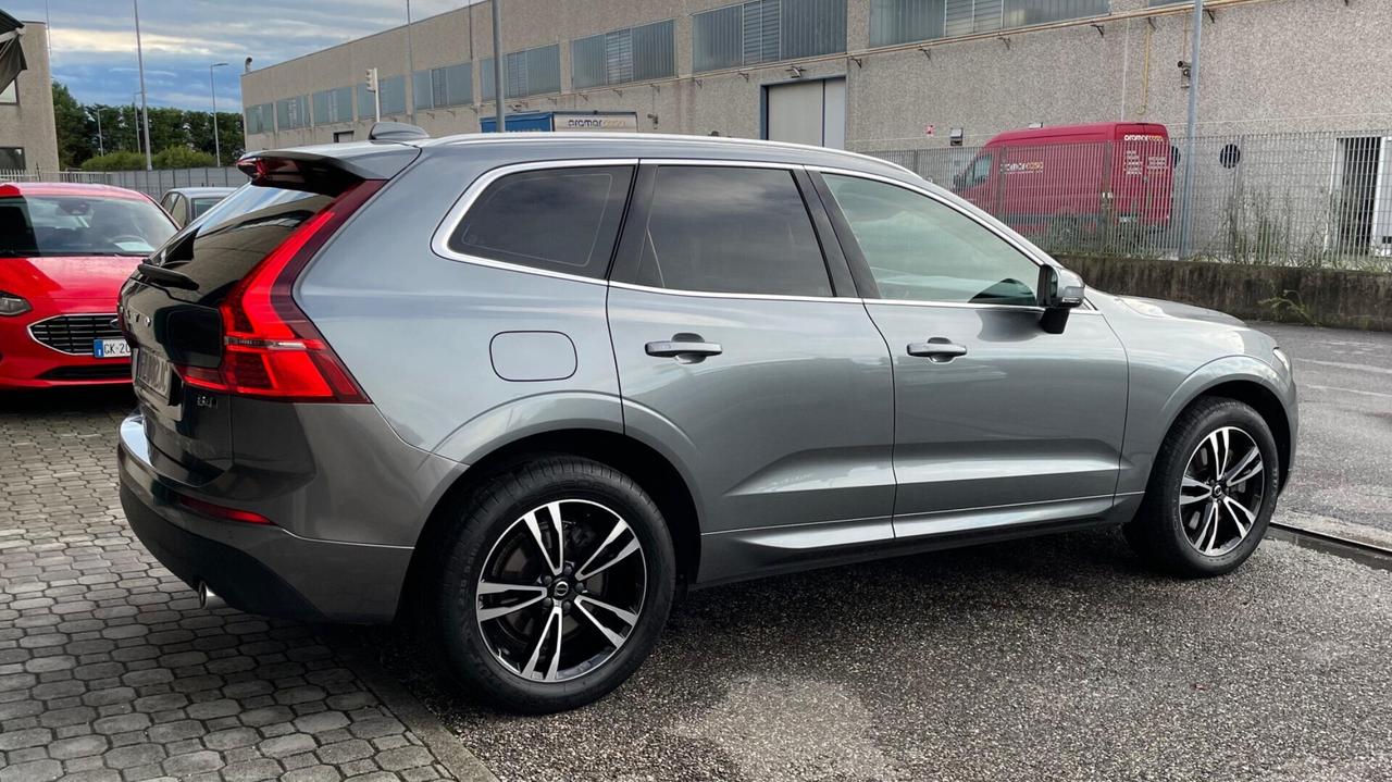 Volvo XC 60 XC60 B4 (d) AWD Geartronic Momentum PELLE HYBRID