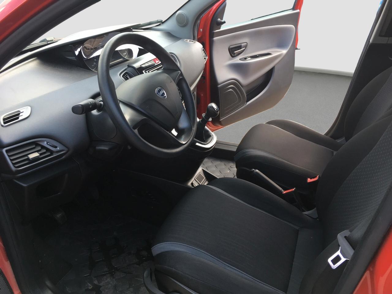 Lancia Ypsilon 1.2 69 CV 5 porte GPL Ecochic Gold