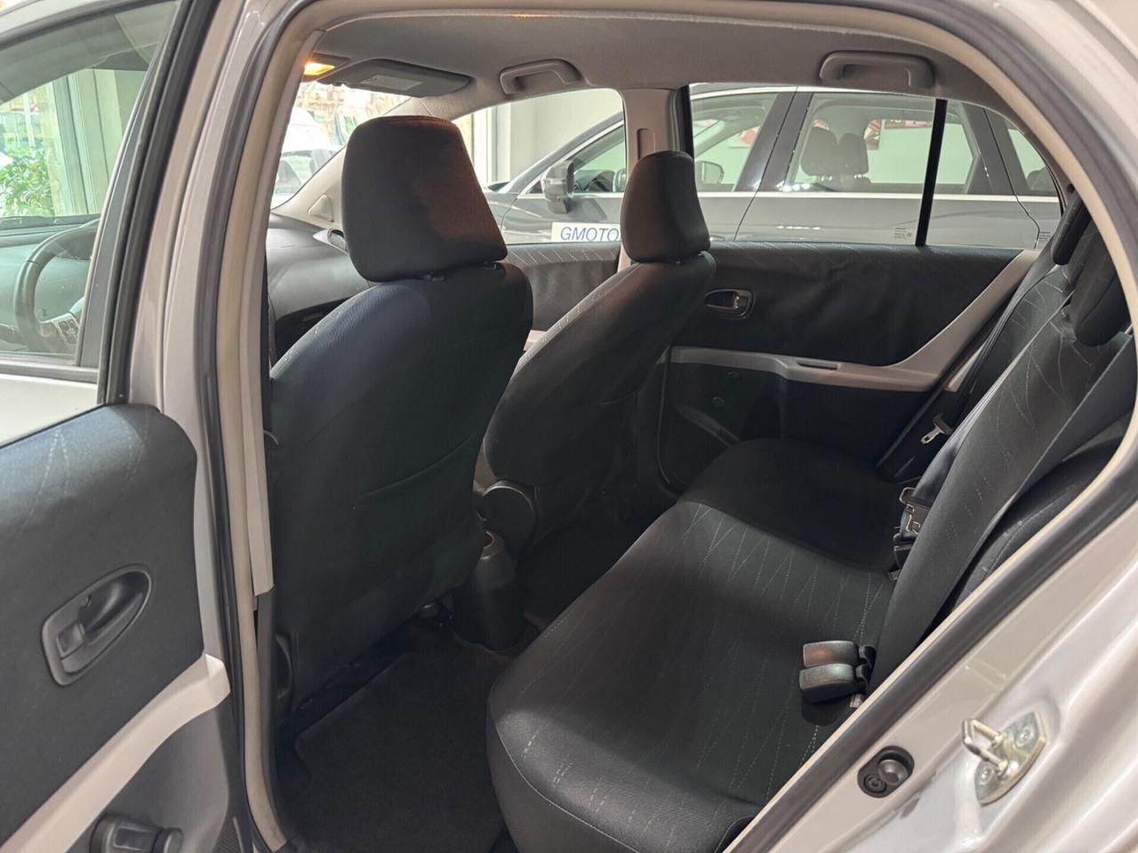 Toyota Yaris 1.0 benzina 5 porte Sol