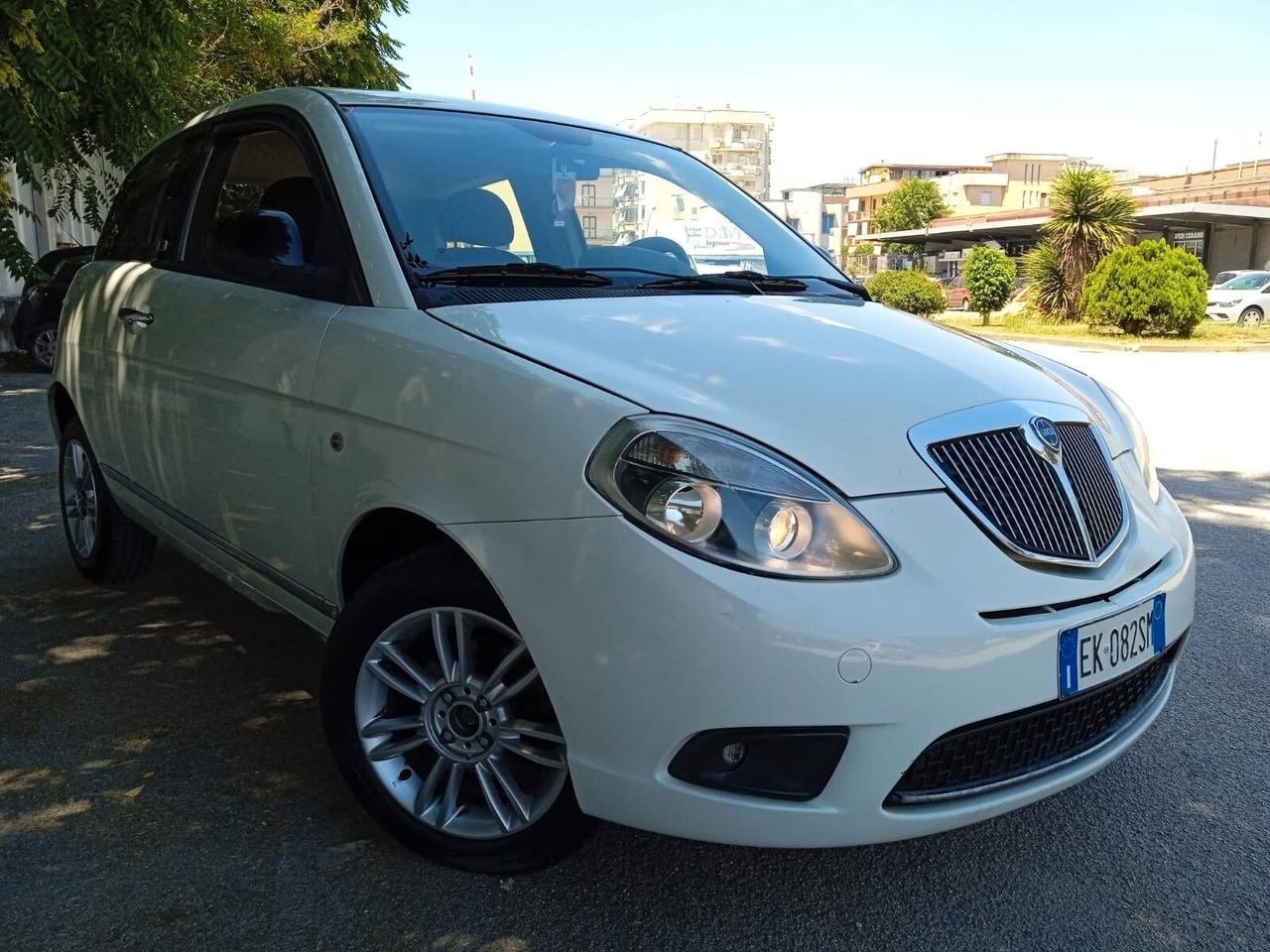 Lancia Ypsilon 1.2 69 CV Unyca BENZ/METANO