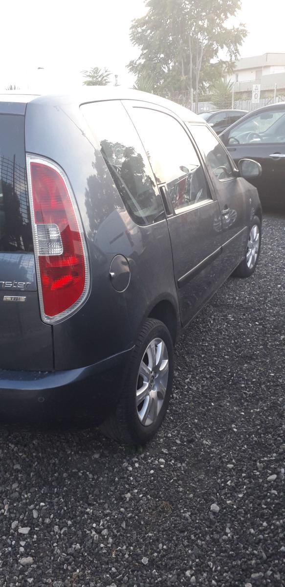 SKODA - Roomster - 16V Scout