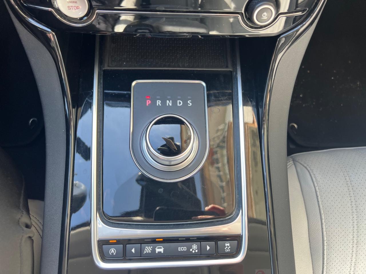 Jaguar XE 2.0 D Turbo aut. Portfolio